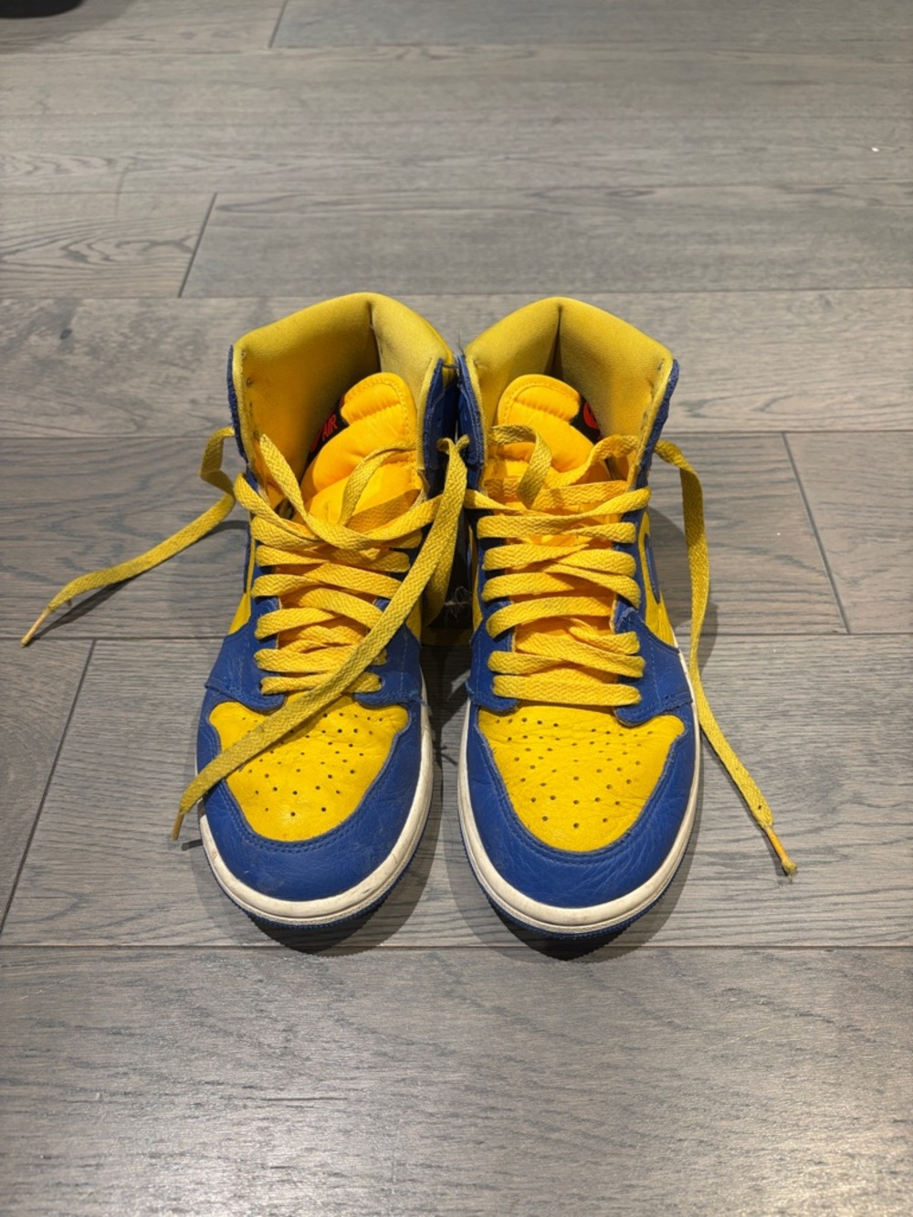 Nike High-Top Sneakers in Yellow and Blue